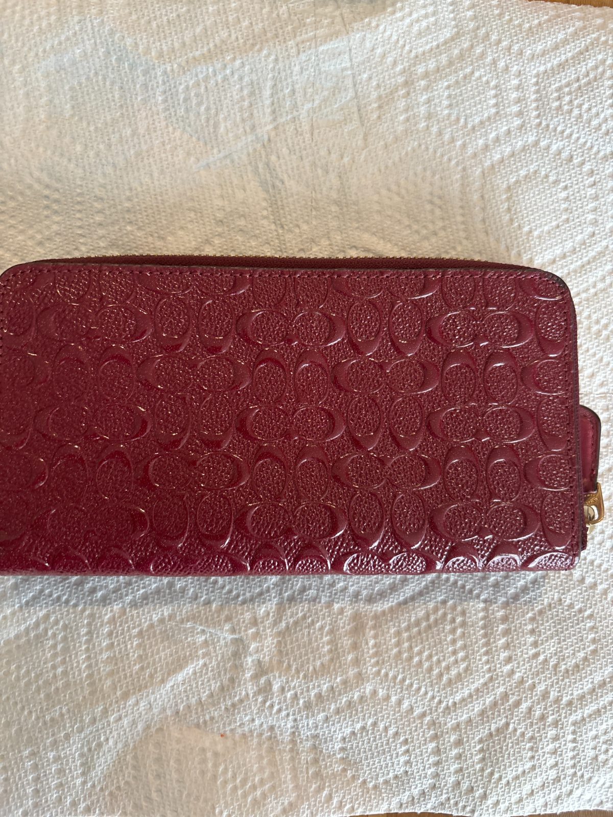 Coach Signature Embossed Zip Wallet — photo 2